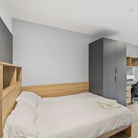 Ensuite For 2 Near
