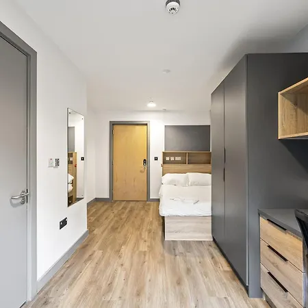 Ensuite For 2 Near *